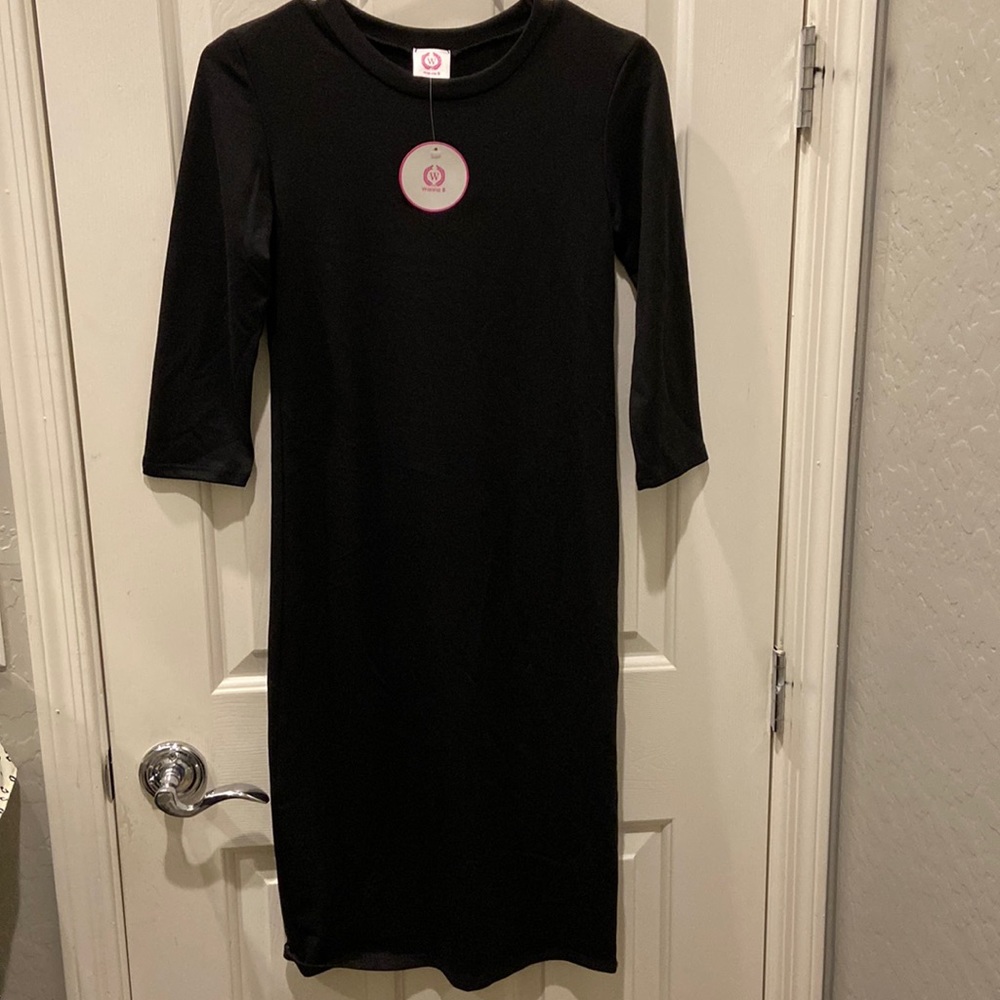 Women’s size small Mid sleeve length Black Knit straight dress NWT Wanna B